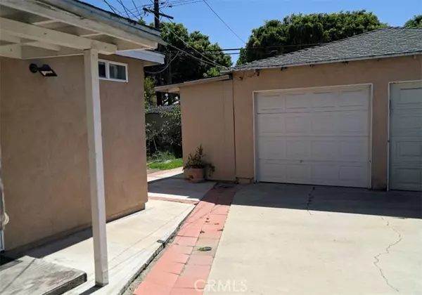 Lakewood, CA 90713,5726 1/2 Rocket Street