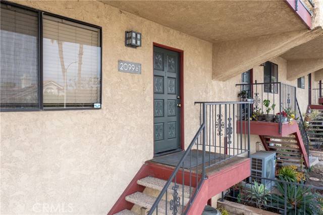 2099 Temple Ave #1, Signal Hill, CA 90755