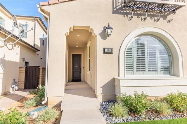 20512 Starling Court, Saugus, CA 91350