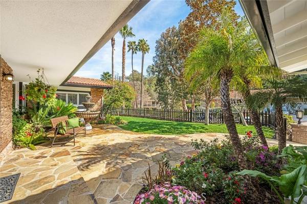 3713 Royal Woods Drive, Sherman Oaks, CA 91403