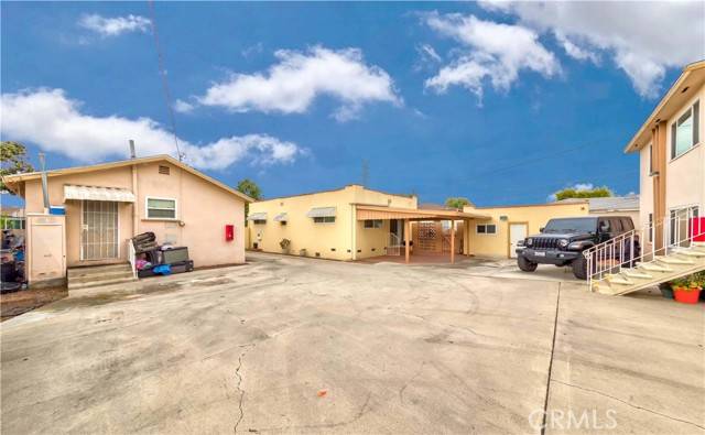 South Gate, CA 90280,9308 Mcnerney Avenue