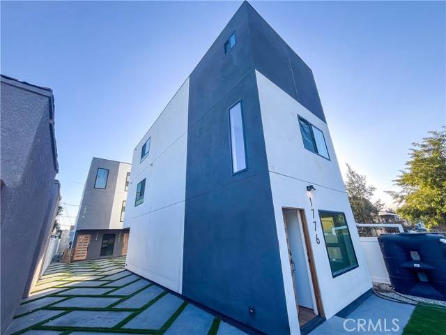 1776 W 37th Place, Los Angeles, CA 90018