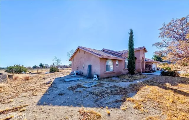 9875 Sahara Road, Phelan, CA 92371