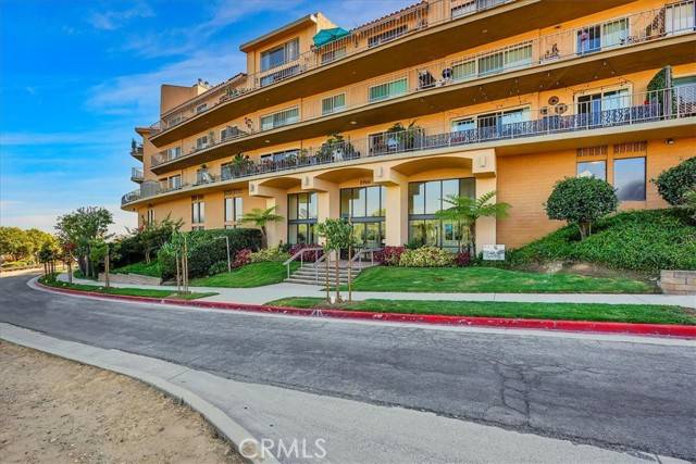 2700 E Panorama Drive #408, Signal Hill, CA 90755