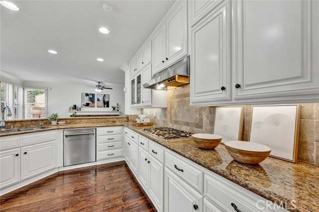 Tustin, CA 92782,2201 Marselina