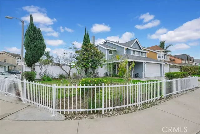 3028 Mary Cmn, Santa Ana, CA 92703