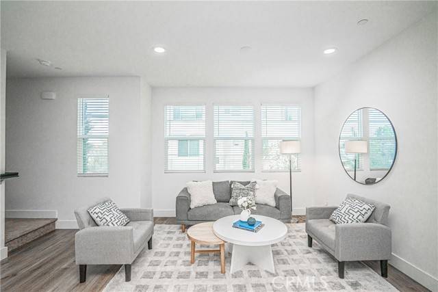 La Habra, CA 90631,407 S Reaghan Lane