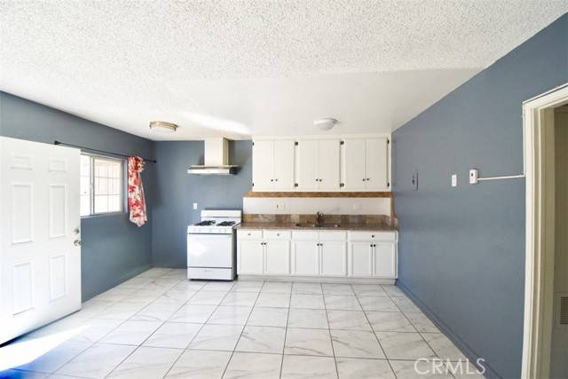 Anaheim, CA 92801,1236 N Dresden Place