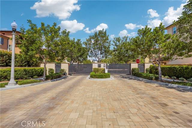 Lake Forest, CA 92630,98 Pinnacle Drive