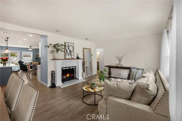 Fullerton, CA 92832,413 W Hill Avenue