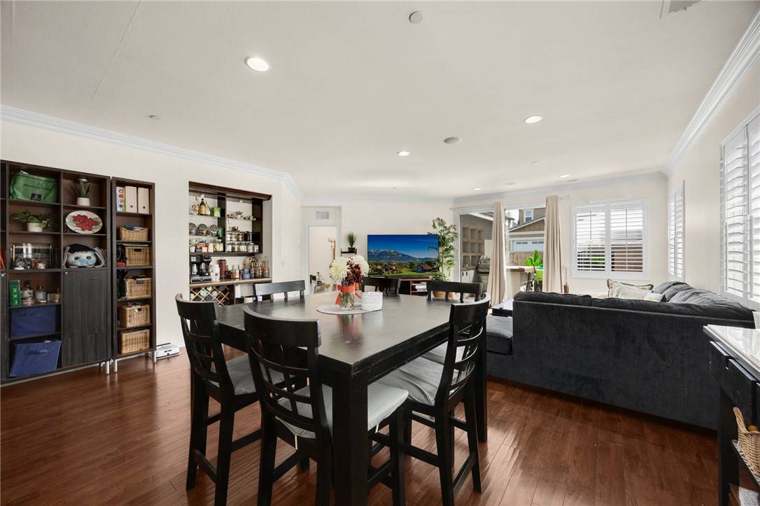 Fontana, CA 92336,5384 Palestrina Way