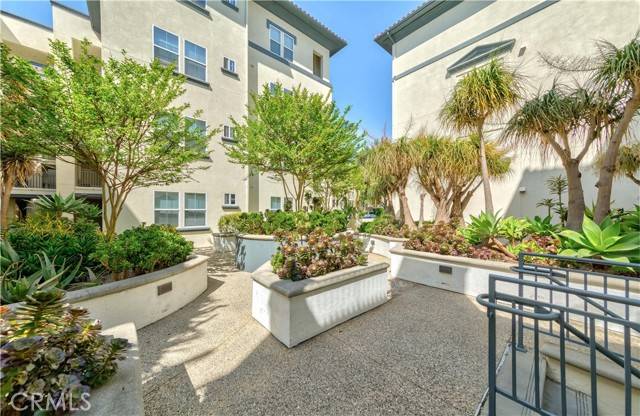Playa Vista, CA 90094,12963 Runway Road #414