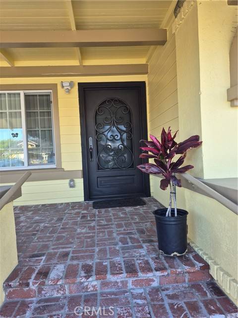 4911 S Wilton Place, Los Angeles, CA 90062