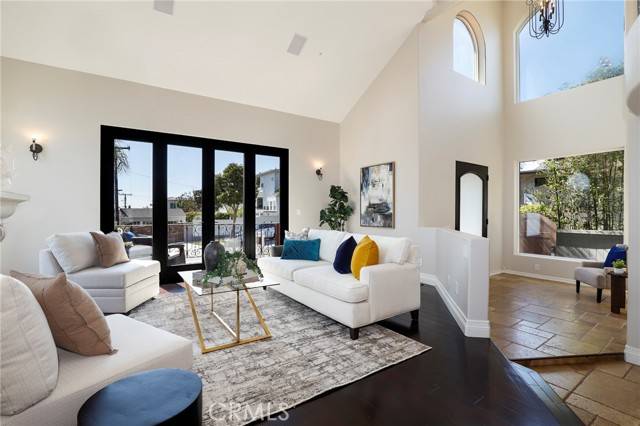 Redondo Beach, CA 90277,1112 Ynez Avenue