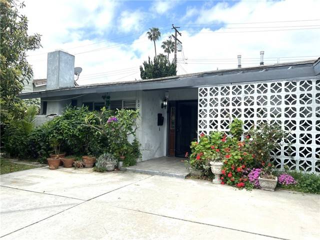 3051 Madeira Avenue, Costa Mesa, CA 92626
