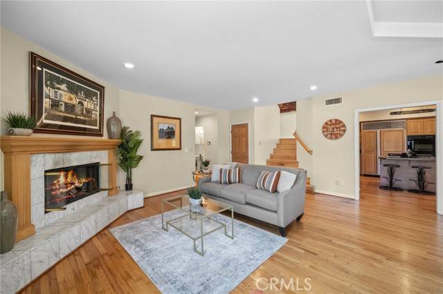 Long Beach, CA 90803,5894 E Appian Way