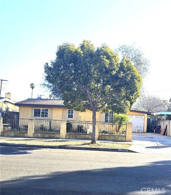 2106 W 10th Street, Santa Ana, CA 92703
