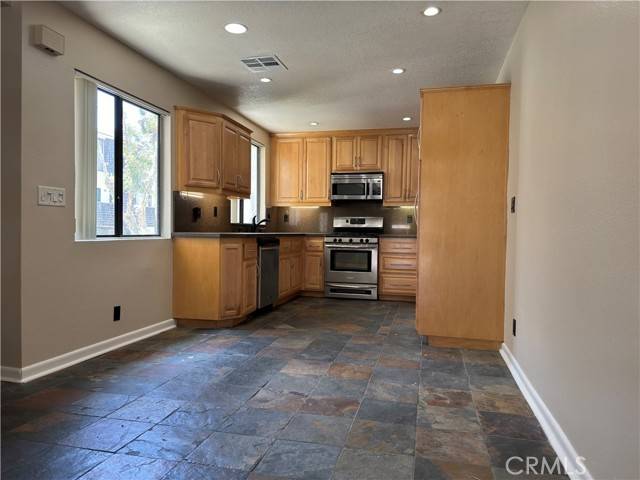 La Habra, CA 90631,950 W Lambert Road #28