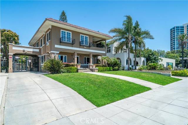 2747 E Ocean Boulevard, Long Beach, CA 90803