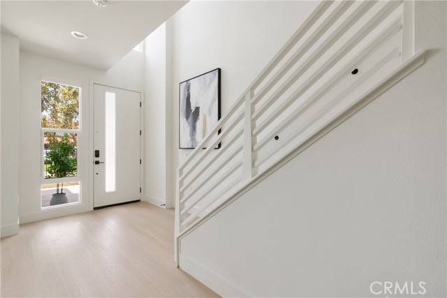 Costa Mesa, CA 92627,687 W 17th Street