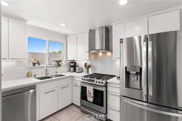384 Redondo Avenue #205, Long Beach, CA 90814