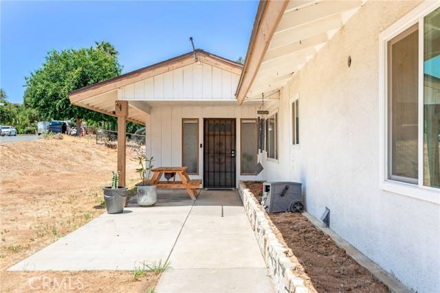 Jurupa Valley, CA 92509,5820 Avenue Juan Bautista