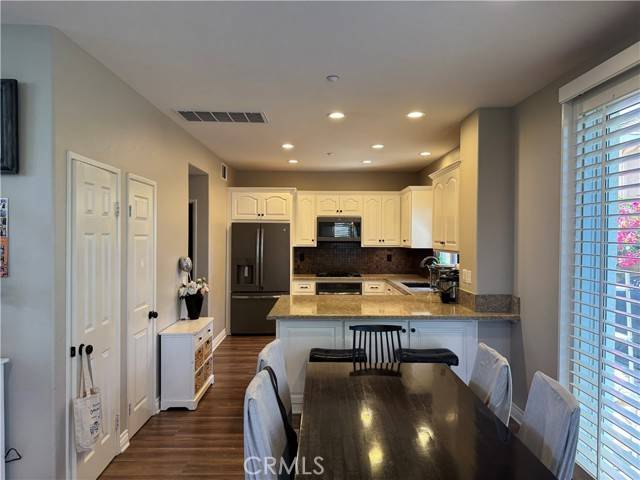 Brea, CA 92823,3668 Roadrunner Drive