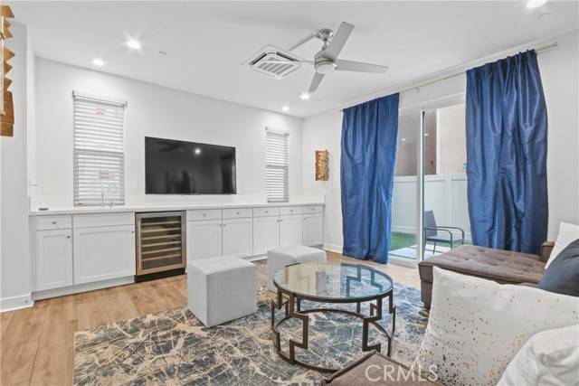 660 Daniel Freeman Circle, Inglewood, CA 90301