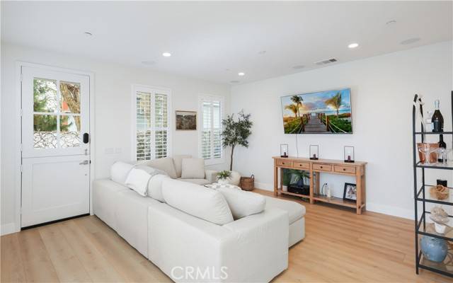 Costa Mesa, CA 92627,2294 Pacific Avenue
