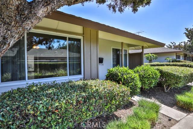 Tustin, CA 92780,17621 17th Street #16D