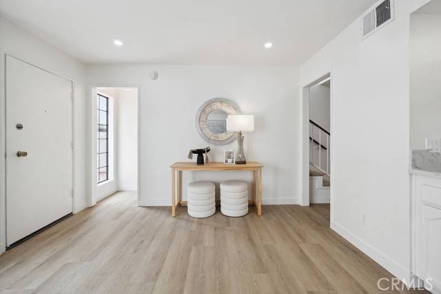 Van Nuys, CA 91401,6101 Fulton Avenue #8