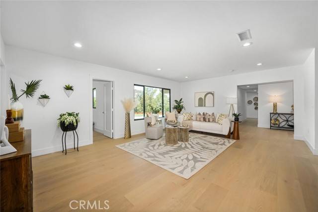 Fullerton, CA 92835,3209 Lakeknoll Drive