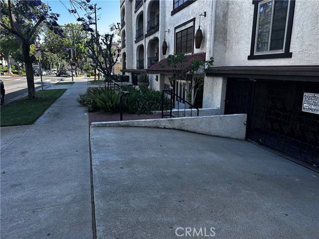 Glendale, CA 91206,605 N Louise Street #106