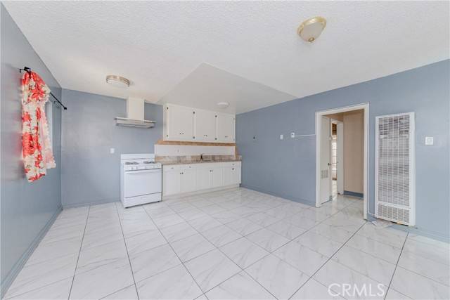 Anaheim, CA 92801,1236 N Dresden Place