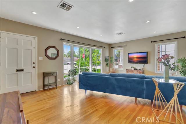 Long Beach, CA 90803,305 Covina Avenue
