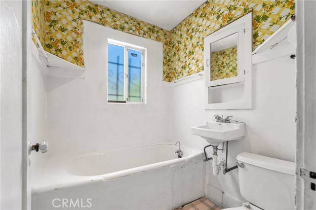 Long Beach, CA 90806,1819 Cerritos Avenue