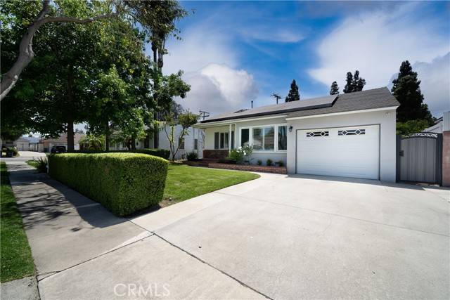 5407 Pimenta Avenue, Lakewood, CA 90712