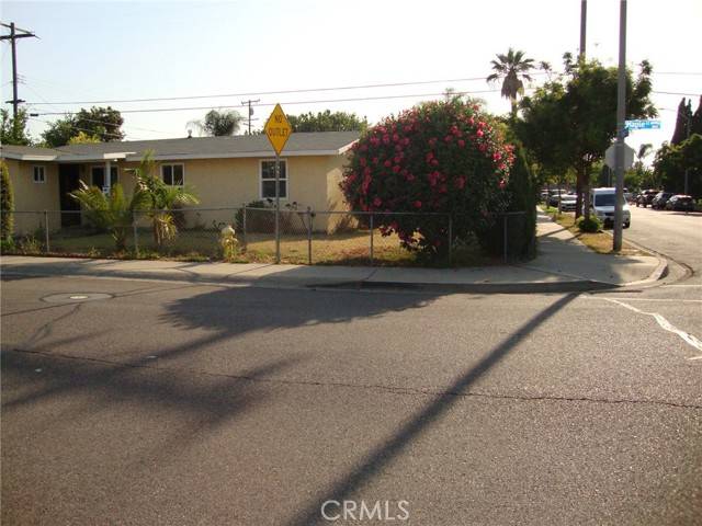 2100 W Dogwood Avenue, Anaheim, CA 92801