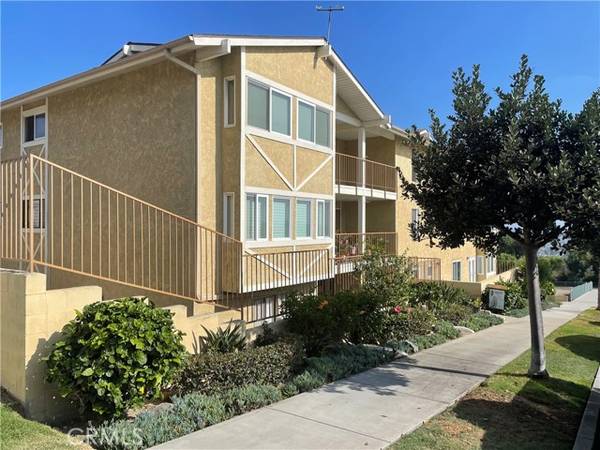 2240 Stanley Avenue #10, Signal Hill, CA 90755