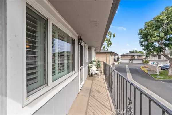 Huntington Beach, CA 92647,16688 Arbor Circle #112D