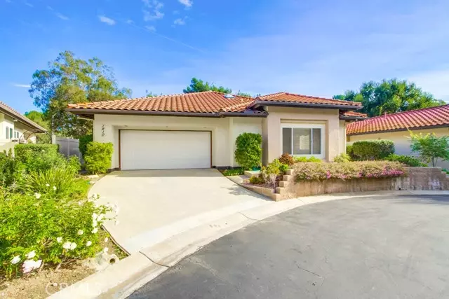 Fallbrook, CA 92028,1810 Fox Bridge Court