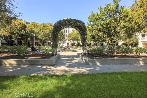 Playa Vista, CA 90094,5625 Crescent #203