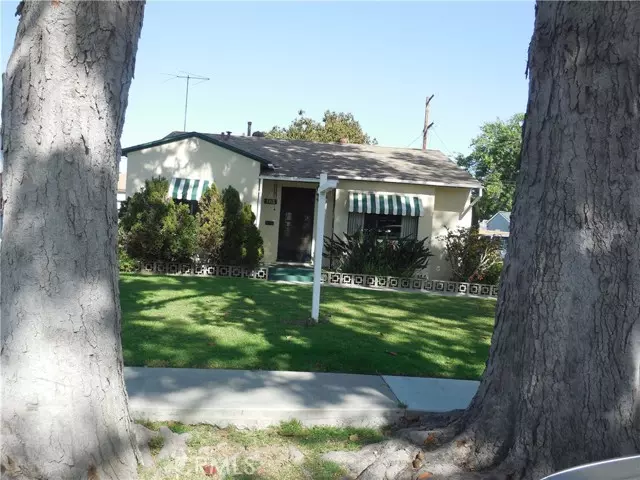 Lakewood, CA 90712,5918 Autry Avenue