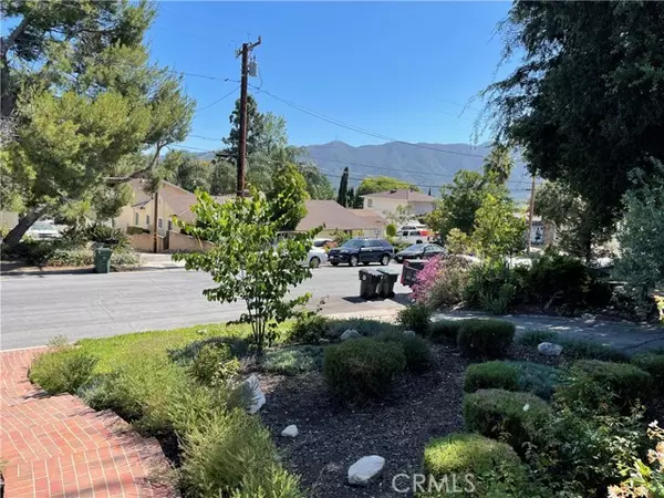 La Crescenta, CA 91214,2517 Fairmount Avenue