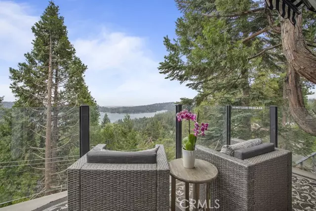 Lake Arrowhead, CA 92352,533 Sunderland Court