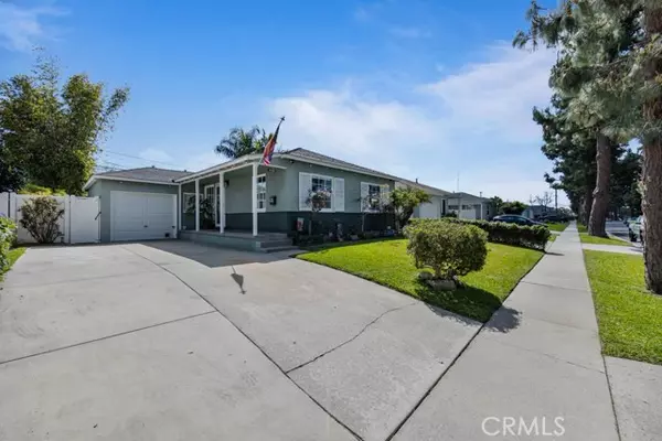 Lakewood, CA 90712,5338 Premiere Avenue