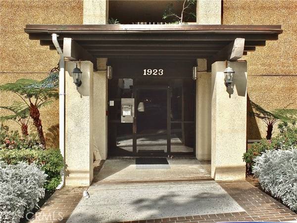 1923 Molino Avenue #204, Signal Hill, CA 90755