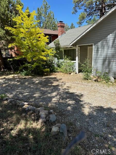 515 Holmes Lane, Sugarloaf, CA 92386