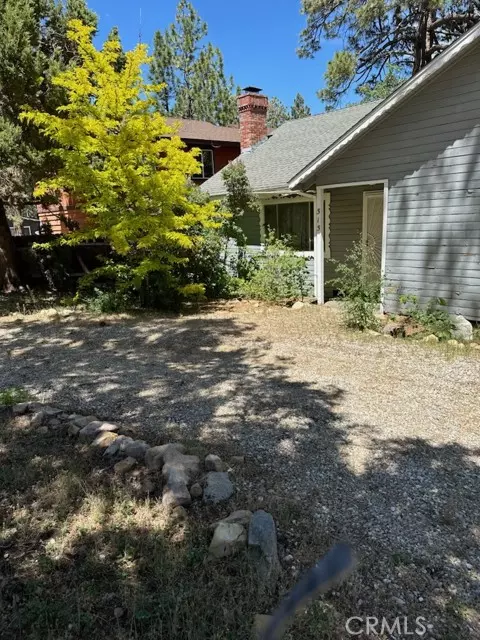 515 Holmes Lane, Sugarloaf, CA 92386