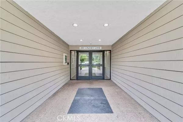 Newport Beach, CA 92663,260 Cagney Lane #105